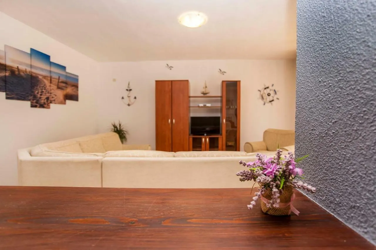 Paola Apartment Póla Horvátország