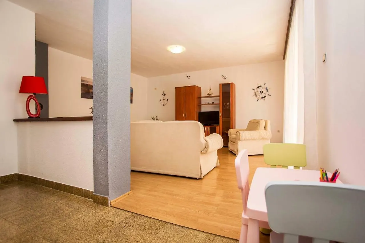 Paola Apartment Póla