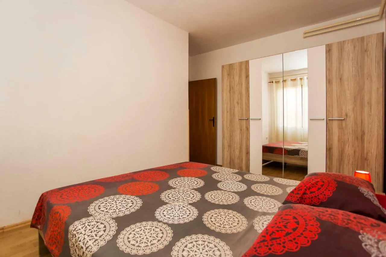 Paola Apartment Póla Horvátország
